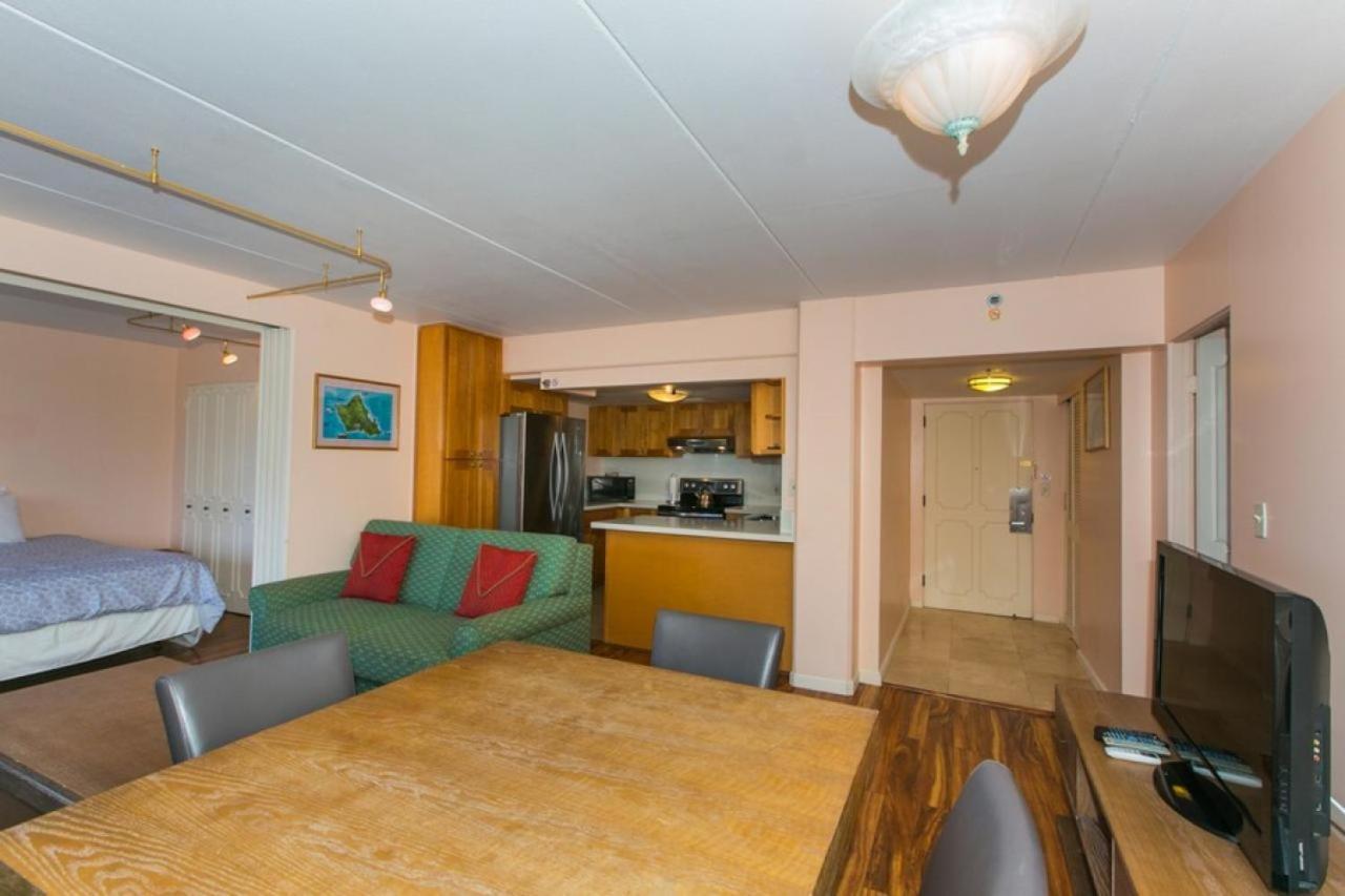 Ilikai Tower 1934 Lagoon View 2br
